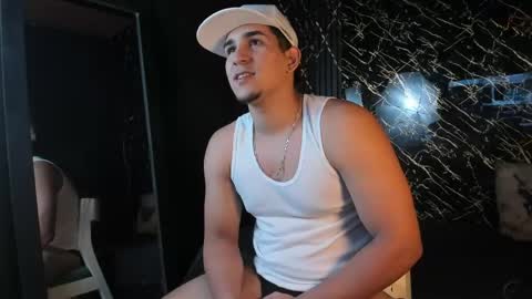 massimo_vidal online show from April 22, 2026, 12:24 am