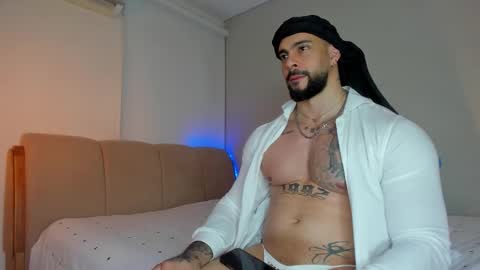 massimo online show from November 10, 2025, 3:49 am