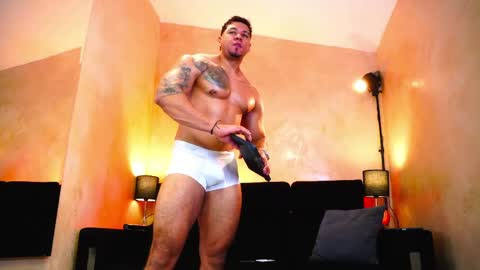 massimowalton2 online show from April 18, 2026, 4:44 pm