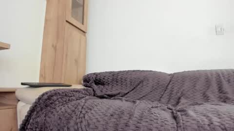 Domi online show from April 18, 2026, 1:59 pm