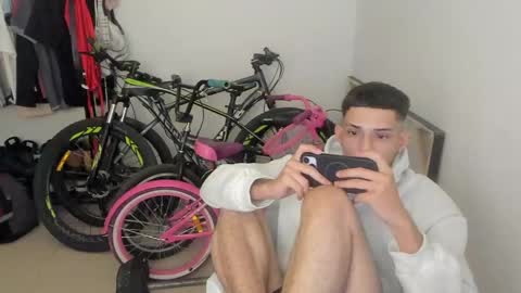 master_boy28 online show from April 18, 2026, 7:58 pm