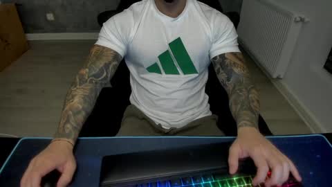 masterkingmuscle online show from December 17, 2024, 8:10 pm