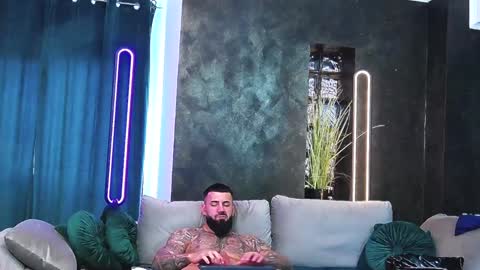 masterkingofmuscle online show from January 8, 2025, 12:26 pm