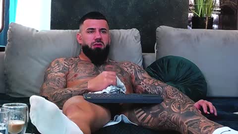 masterkingofmuscle online show from January 13, 2025, 9:19 am