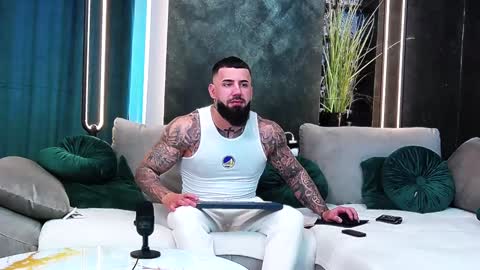 masterkingofmuscle online show from January 20, 2025, 1:42 pm