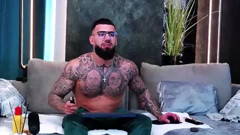 masterkingofmuscle online show from March 3, 2025, 1:20 pm