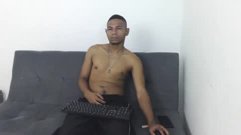 Snapshot of masters_latins chatting on July 14, 2026, 2:23 pm masters_latins online show from July 14, 2026, 2:23 pm