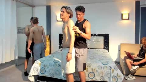 Team Cris Darwin- Fernando- Stiven- David online show from February 24, 2025, 7:41 pm