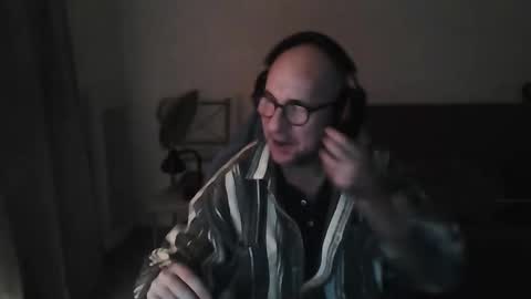 mat11efou online show from September 28, 2025, 8:36 pm