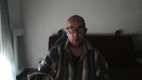 mat11efou online show from October 12, 2025, 8:57 am