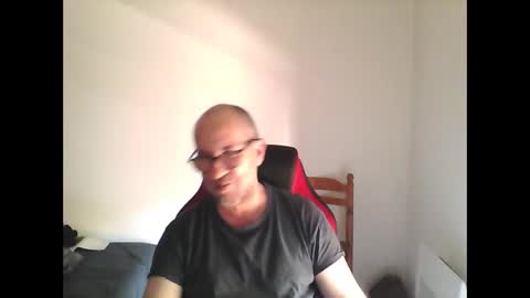 mat11efou online show from April 14, 2026, 12:22 pm