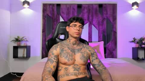 mateo_dilucajs1 online show from September 13, 2025, 10:20 pm