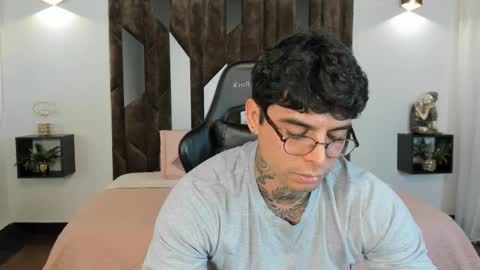 mateo_dilucajs1 online show from September 16, 2025, 7:48 pm