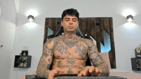 mateo_dilucajs1 online show from October 1, 2025, 7:09 pm