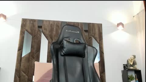 mateo_dilucajs1 online show from October 28, 2025, 10:08 am