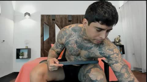 mateo_dilucajs1 online show from October 30, 2025, 1:56 pm