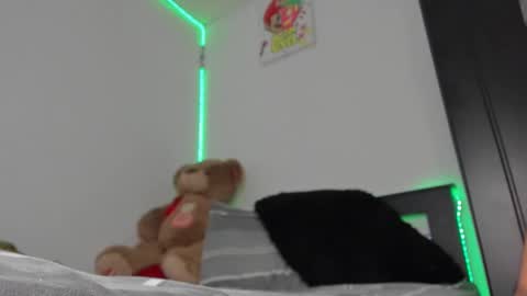 mateo_escobar online show from November 26, 2025, 2:12 am