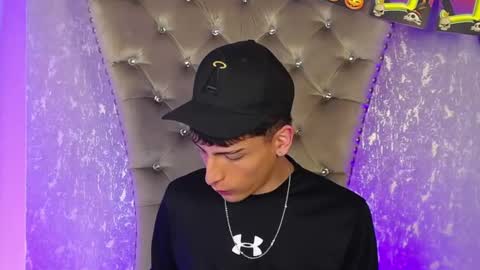 mateo mitchell online show from October 19, 2025, 10:10 pm