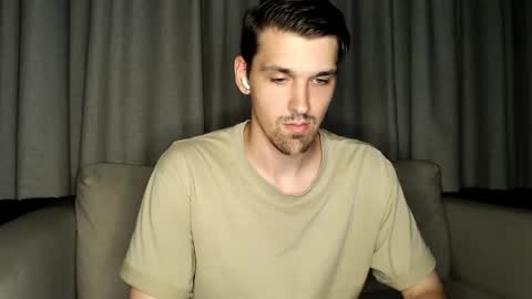 mateo_zeus online show from December 5, 2024, 2:22 pm