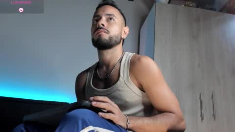 Snapshot of mateobaer_ chatting on January 13, 2026, 12:32 pm Mateo Baer online show from January 13, 2026, 12:32 pm