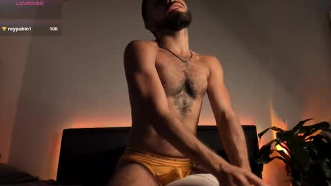 Snapshot of mateobaer_ chatting on January 14, 2026, 3:34 am Mateo Baer online show from January 14, 2026, 3:34 am