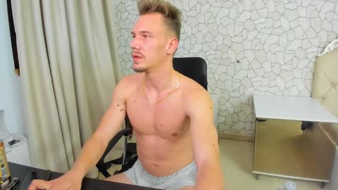 MateoBenjamin online show from January 23, 2025, 9:50 pm