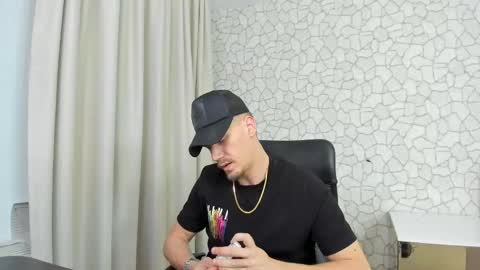 MateoBenjamin online show from January 24, 2025, 7:28 pm