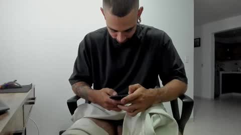 Matheus     online show from November 22, 2025, 10:42 pm