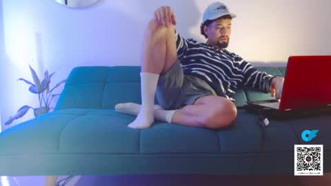 STRURIBE ON INSTAGRAM online show from October 24, 2025, 7:10 pm