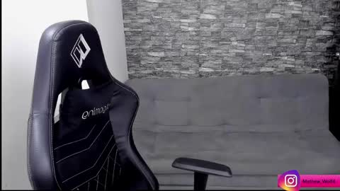 Mathew Independent model online show from April 19, 2026, 10:56 pm