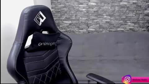 Mathew Independent model online show from April 21, 2026, 2:51 am