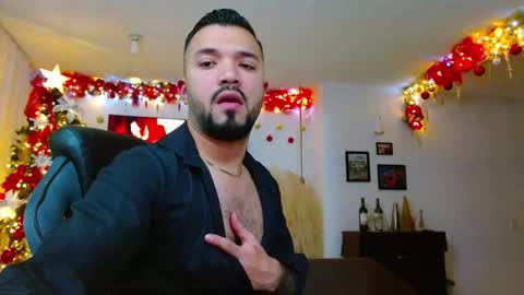 mathewhot3 online show from November 11, 2025, 5:29 am