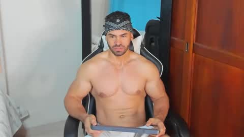 mathews_smith online show from September 27, 2025, 11:37 am