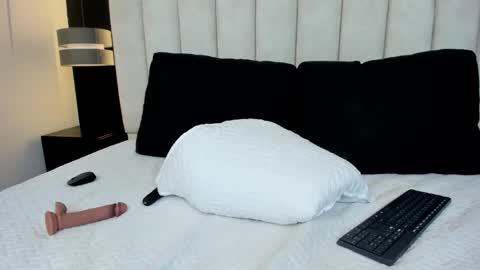 Snapshot of mathilda_liz chatting on April 30, 2026, 2:01 pm mathilda_liz online show from April 30, 2026, 2:01 pm