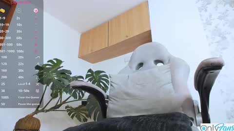 Mateo online show from March 11, 2025, 12:33 am