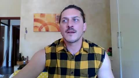 Snapshot of matteushh87 chatting on April 29, 2026, 9:35 am matteushh87 online show from April 29, 2026, 9:35 am