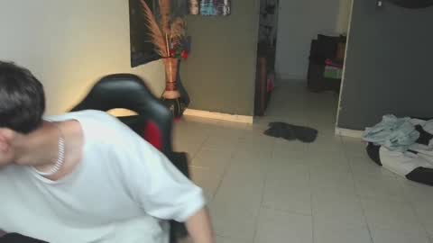 mattias     online show from February 4, 2025, 2:49 am