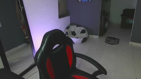 mattias     online show from February 25, 2025, 3:38 pm