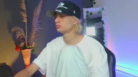 mattias     online show from October 9, 2025, 2:37 pm