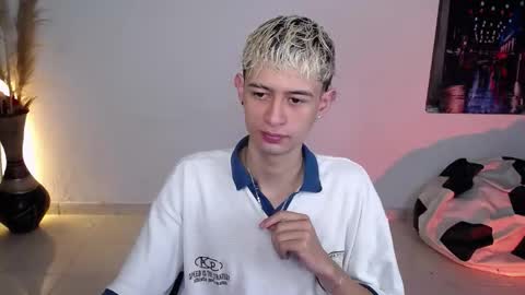 mattias     online show from November 30, 2025, 5:50 pm