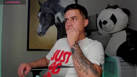 mattiwsmorris_ online show from September 22, 2025, 6:32 pm