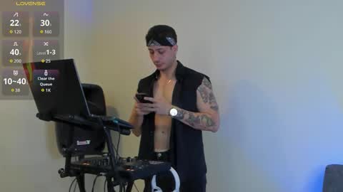 mattsaill_ online show from September 19, 2025, 2:02 am