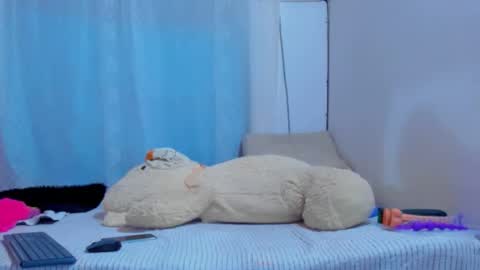 Alicia      STREAMING SCHEDULE 1400 - 2130 GMT-5 online show from October 23, 2025, 4:01 am