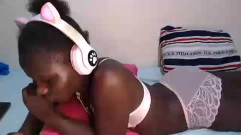 Snapshot of maui_001 chatting on February 28, 2026, 9:05 pm moh online show from February 28, 2026, 9:05 pm