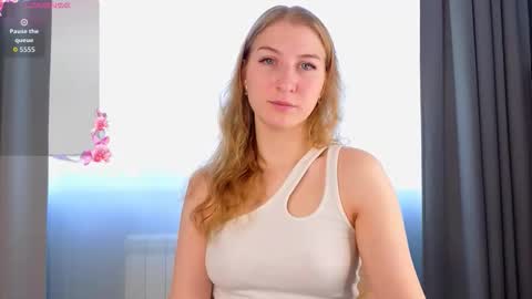 maureencoombs online show from September 17, 2025, 4:14 am