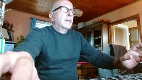 Maurice online show from December 5, 2024, 1:38 pm