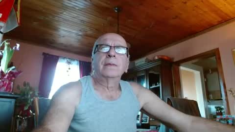 Maurice online show from December 23, 2024, 1:35 pm