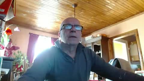 Maurice online show from December 25, 2024, 6:19 pm