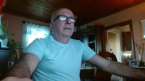 Maurice online show from October 1, 2025, 12:22 pm