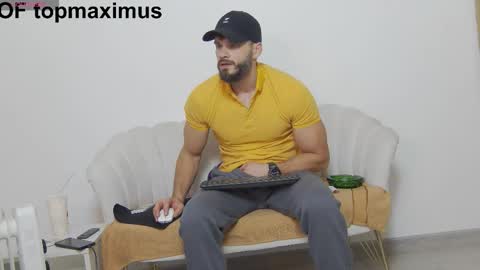 mauro_real_man online show from November 20, 2025, 6:18 pm